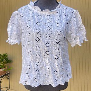 Anthropologie White Eyelet Top Ruffle Neck Summer Blouse by DRA Los Angeles M